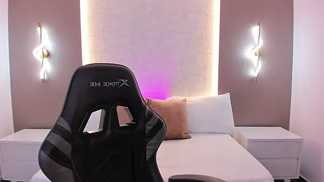 emily tolson online show from February 7, 12:31 pm