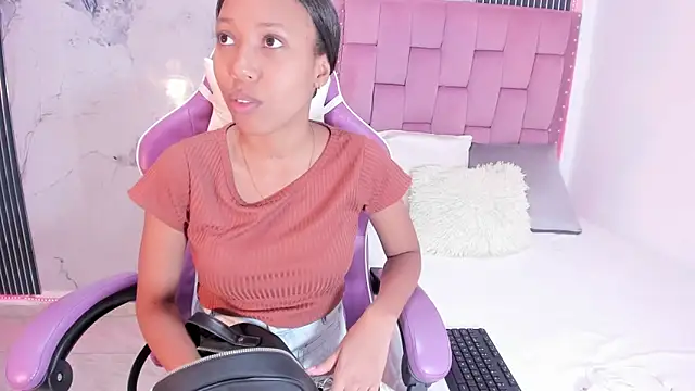 Mia Duarte1 online show from October 3, 7:22 pm