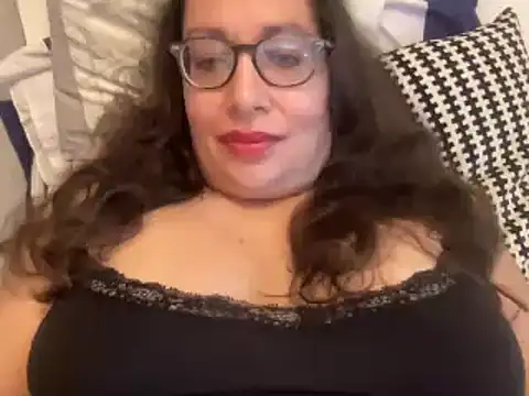 RosaFreya online show from September 25, 11:03 am