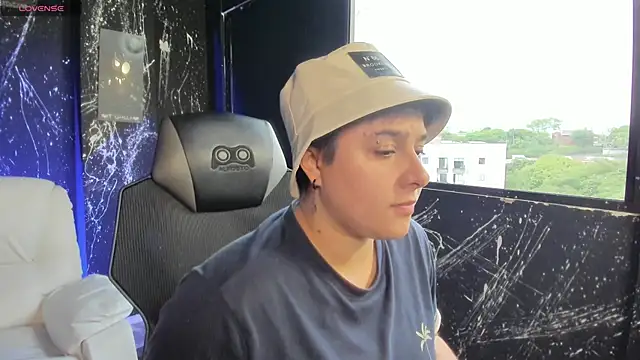 IanGilbert online show from September 27, 9:09 pm