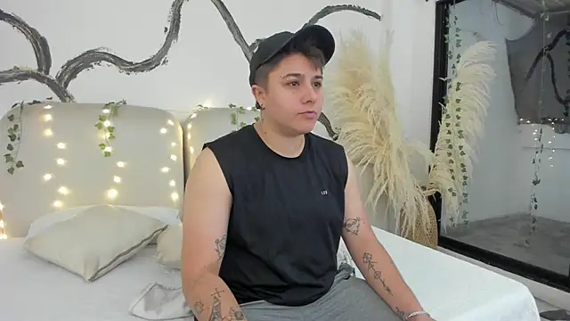 IanGilbert online show from December 18, 7:25 am