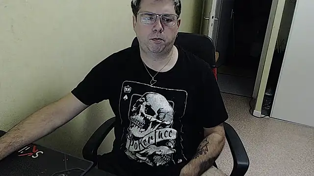 blueandwhite1 online show from December 4, 8:23 am