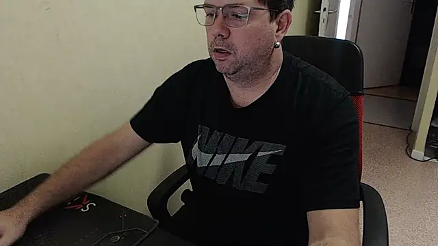 blueandwhite1 online show from December 14, 11:39 am