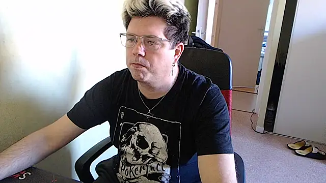 blueandwhite1 online show from December 30, 11:15 am