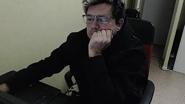 blueandwhite1 online show from January 17, 10:12 pm