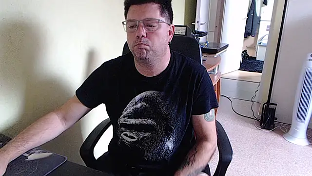 blueandwhite1 online show from September 20, 7:53 am