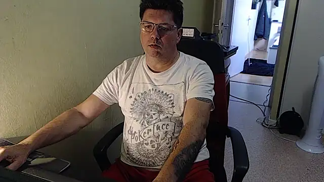 blueandwhite1 online show from September 27, 7:57 am