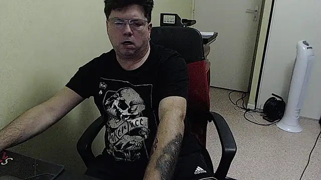 blueandwhite1 online show from November 10, 4:17 pm