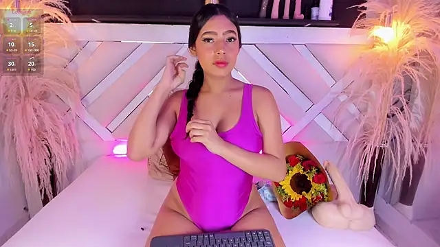 Zoe-Johnson  online show from March 21, 9:29 pm