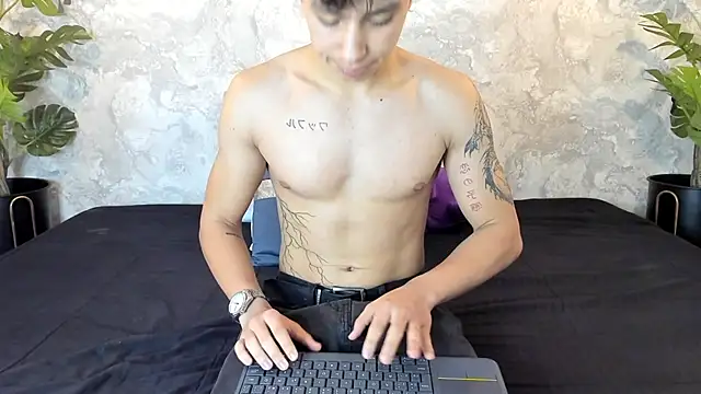 Snapshot of Tyler_durten chatting on October 13, 3:06 am Tyler durten online show from October 13, 3:06 am