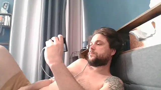 Snapshot of Titilouonlyf69 chatting on April 27, 9:29 am Titilouonlyf69 online show from April 27, 9:29 am