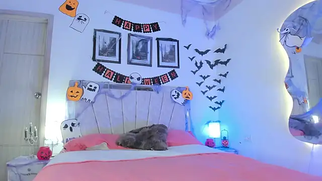 Snapshot of FuckingYoungs chatting on October 19, 2:23 am FuckingYoungs online show from October 19, 2:23 am