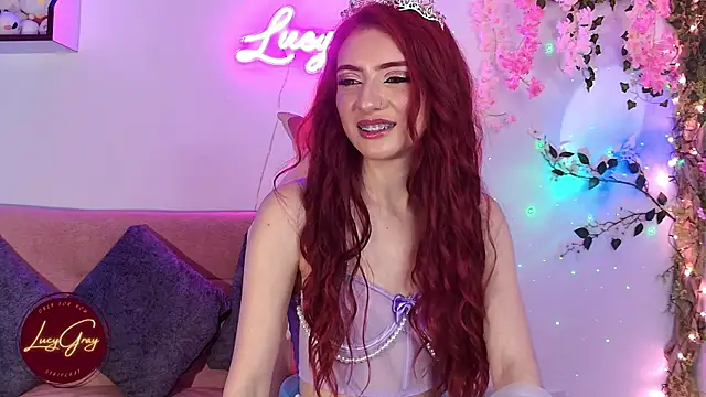 Snapshot of LucyGray chatting on September 23, 3:42 am LucyGray online show from September 23, 3:42 am