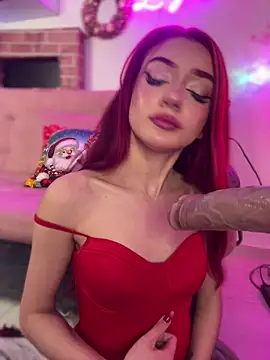 Snapshot of LucyGray chatting on December 5, 4:43 am LucyGray online show from December 5, 4:43 am