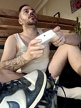 branletteur online show from February 5, 10:25 pm