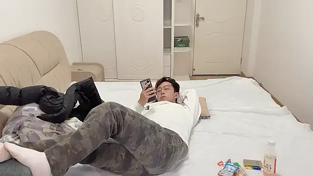 STxuguanhan online show from December 2, 1:28 pm