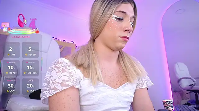 Snapshot of Ashley_parkerr chatting on October 5, 3:43 pm Ashley parkerr online show from October 5, 3:43 pm