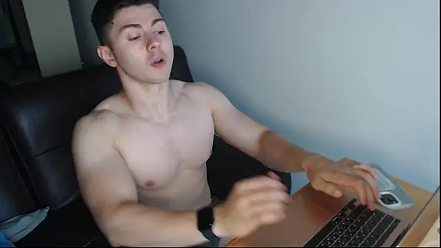 Snapshot of muscledoctor24 chatting on September 17, 8:27 am muscledoctor24 online show from September 17, 8:27 am