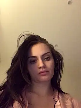 prettylittlefooxy online show from November 10, 1:26 am