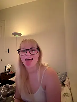 xoxokayy18 online show from September 12, 4:56 am