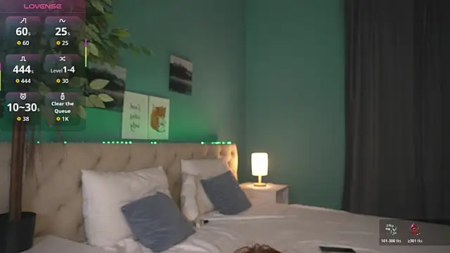 Lisafoxy  online show from March 30, 12:44 am