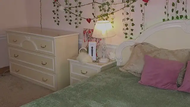 Sonia Meow online show from September 15, 6:02 am