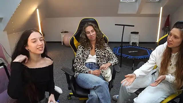 Snapshot of _Lili_054 chatting on September 19, 11:11 am  Lili 054 online show from September 19, 11:11 am