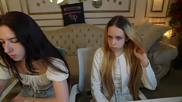 Snapshot of _Lili_054 chatting on October 29, 11:34 am  Lili 054 online show from October 29, 11:34 am