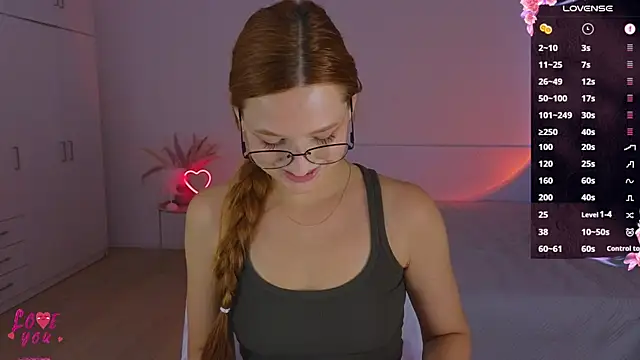 Snapshot of CuteAriel7 chatting on August 1, 3:33 pm CuteAriel7 online show from August 1, 3:33 pm