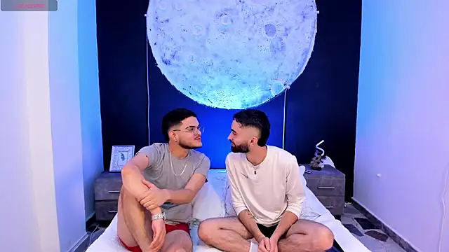Snapshot of marcoAndMathew chatting on September 19, 12:28 pm marcoAndMathew online show from September 19, 12:28 pm