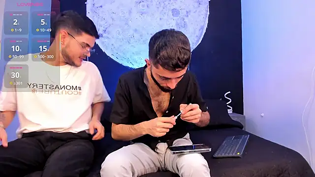 Snapshot of marcoAndMathew chatting on September 27, 12:43 pm marcoAndMathew online show from September 27, 12:43 pm