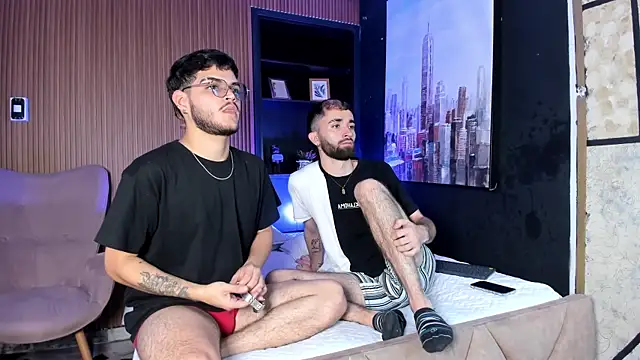 Snapshot of marcoAndMathew chatting on October 22, 8:41 pm marcoAndMathew online show from October 22, 8:41 pm