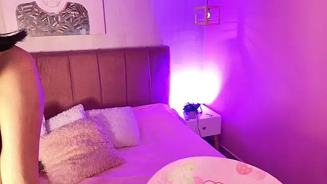 Snapshot of ela_petit chatting on November 25, 9:26 pm ela petit online show from November 25, 9:26 pm