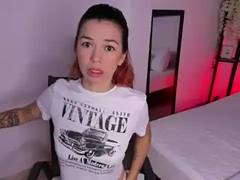 Snapshot of selene_boyer chatting on October 8, 4:48 pm selene boyer online show from October 8, 4:48 pm