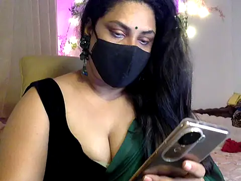 Snapshot of Indian_queen007 chatting on May 27, 6:49 pm Indian queen007 online show from May 27, 6:49 pm