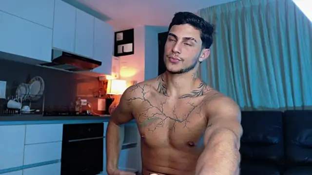 Snapshot of LeoCavalli_ chatting on October 9, 4:38 pm LeoCavalli  online show from October 9, 4:38 pm