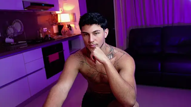 Snapshot of LeoCavalli_ chatting on October 11, 4:38 pm LeoCavalli  online show from October 11, 4:38 pm