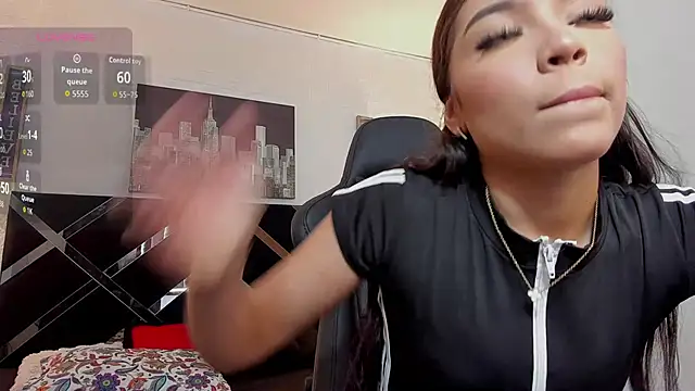 Snapshot of iamCharlotte19 chatting on October 4, 7:23 pm iamCharlotte19 online show from October 4, 7:23 pm