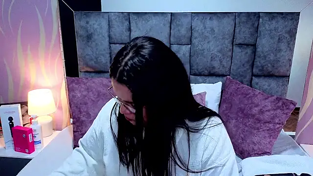 SamanthaPaImer online show from September 18, 8:11 pm