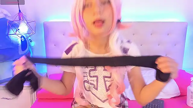 Snapshot of Little_Irene chatting on October 24, 12:34 pm Little Irene online show from October 24, 12:34 pm