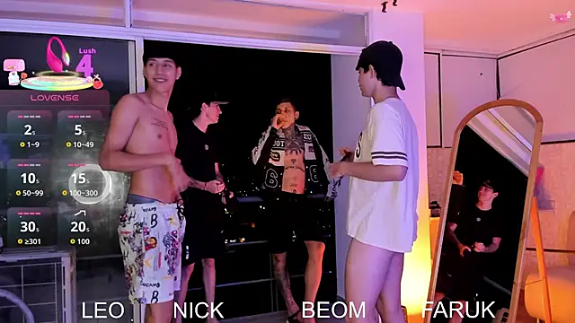 Handsomeboyss19 online show from September 9, 3:06 am