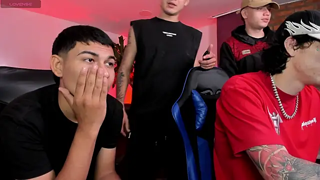 Handsomeboyss19 online show from December 3, 1:35 am