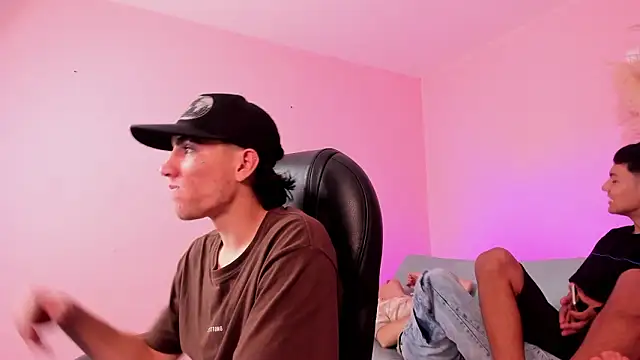 Handsomeboyss19 online show from February 4, 1:55 am