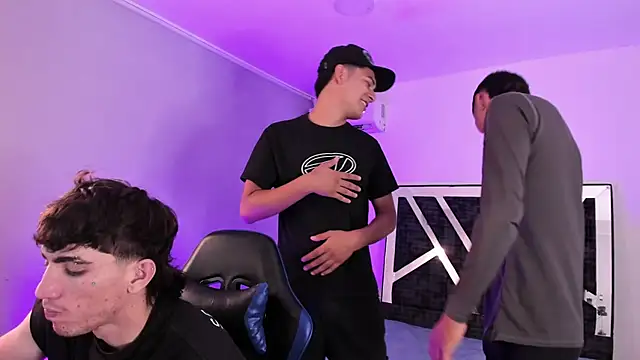 Handsomeboyss19 online show from February 6, 2:05 am