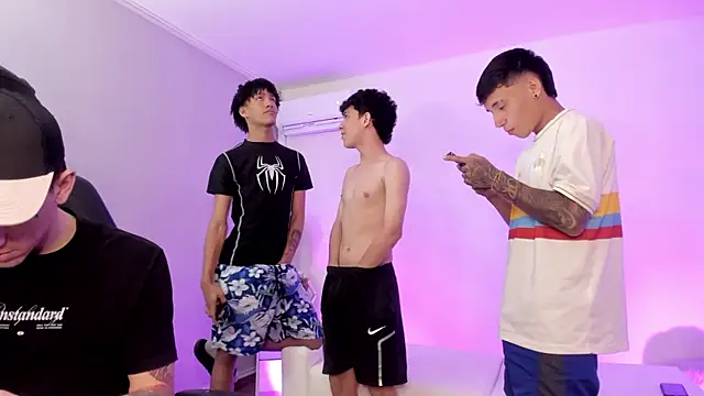 Handsomeboyss19 online show from May 26, 8:49 pm