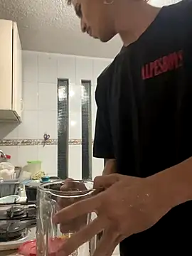 Snapshot of lordpussy__ chatting on November 11, 12:54 am lordpussy online show from November 11, 12:54 am