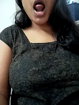 Snapshot of Hot-Jasmin chatting on November 1, 2:24 am Hot-Jasmin online show from November 1, 2:24 am