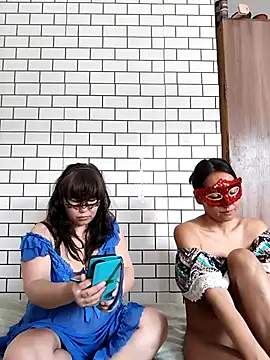 Luu-Lii777 online show from April 8, 7:08 am