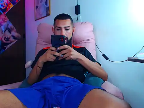 Snapshot of boybunnyerotic chatting on September 20, 12:39 pm boybunnyerotic online show from September 20, 12:39 pm