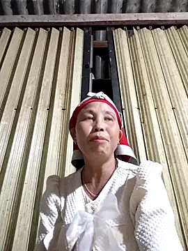 me-cute online show from October 7, 2:47 pm